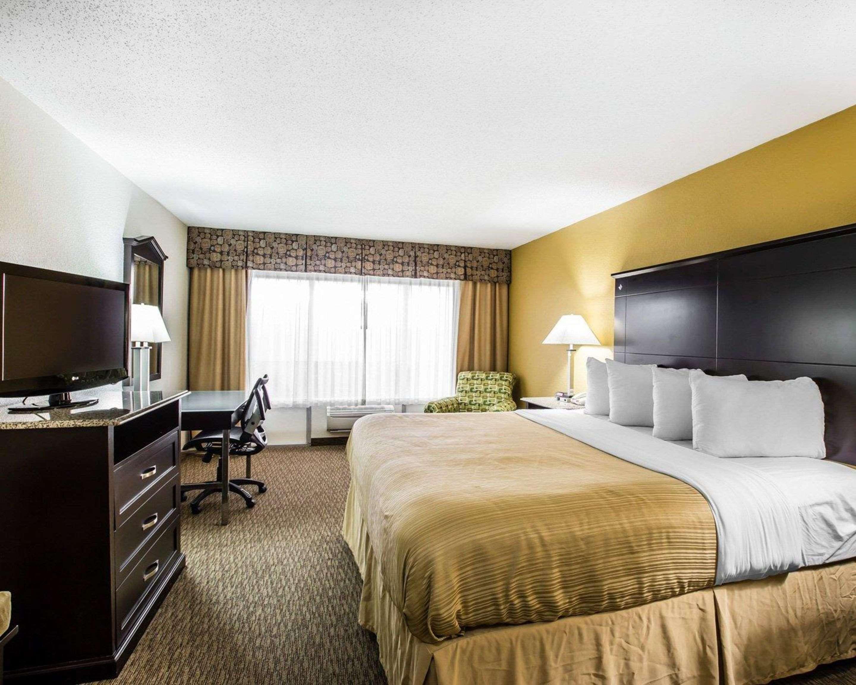 Quality Inn & Suites - Greensboro-High Point Exterior photo